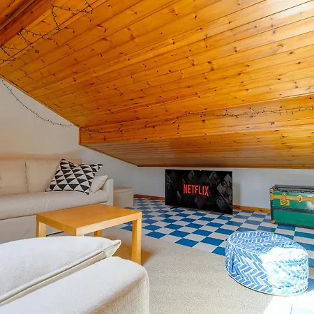 Daire Charming Modern In Medieval Courtyard